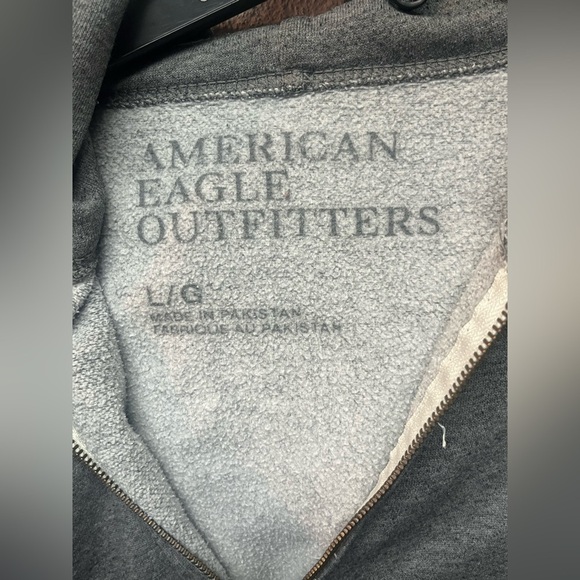 American Eagle Sweater Mens
Medium Gray Full Zip Up Hoodie - Picture 2 of 5